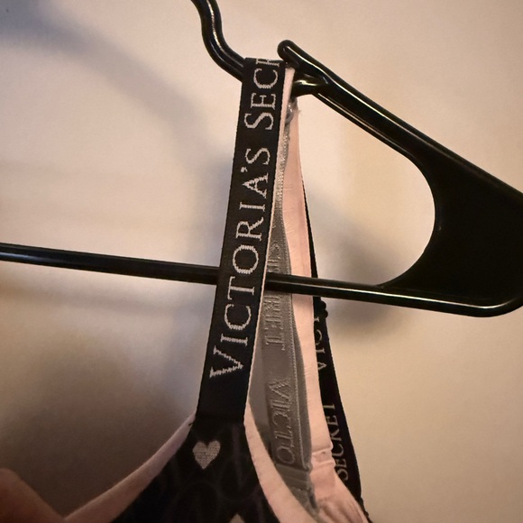 Victoria's Secret Three Pack 38DD Push Up Bras, Great Condition - Picture 3 of 11